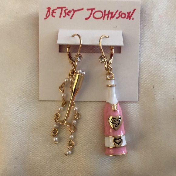 Betsey Johnson Pink Enamel Champagne & Flute Mismatch Drop Earrings NWT - Picture 2 of 11